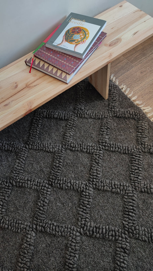 Ternyk dark gray rug