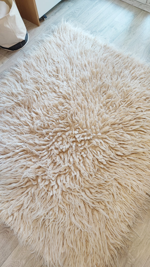 Vovnya rug (ivory white base)