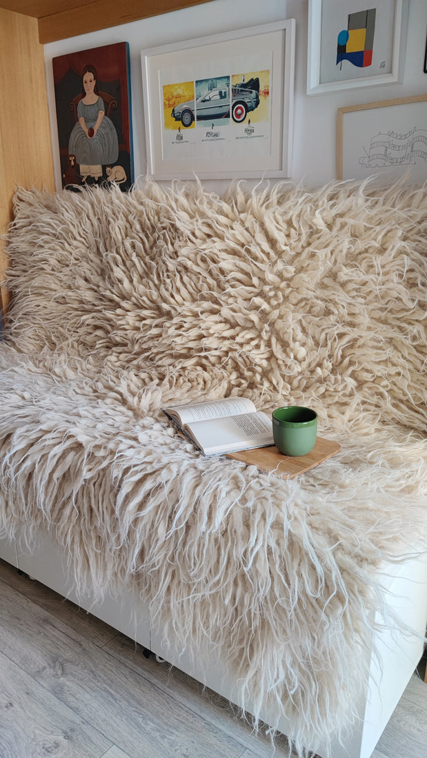 Vovnya rug (ivory white base)