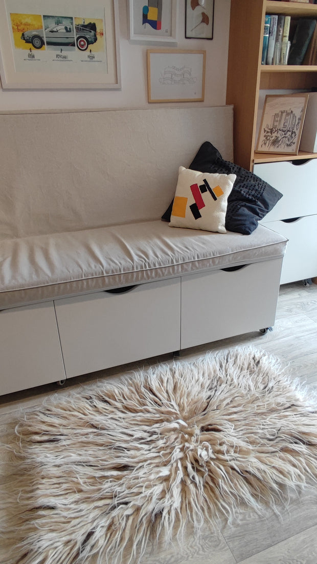 Vovnya rug (ivory, beige, brown piles)